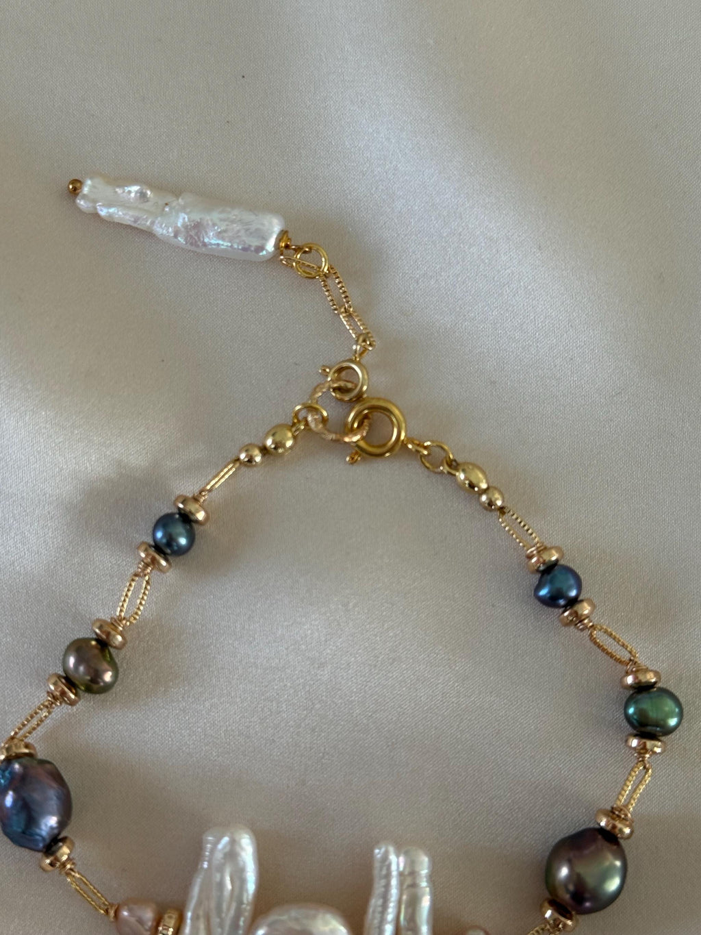 Natural Pearl & Hematite Bracelet | Multicolor Pearl Bracelet | Gold Filled Clasp | Handmade Jewelry | 20 cm