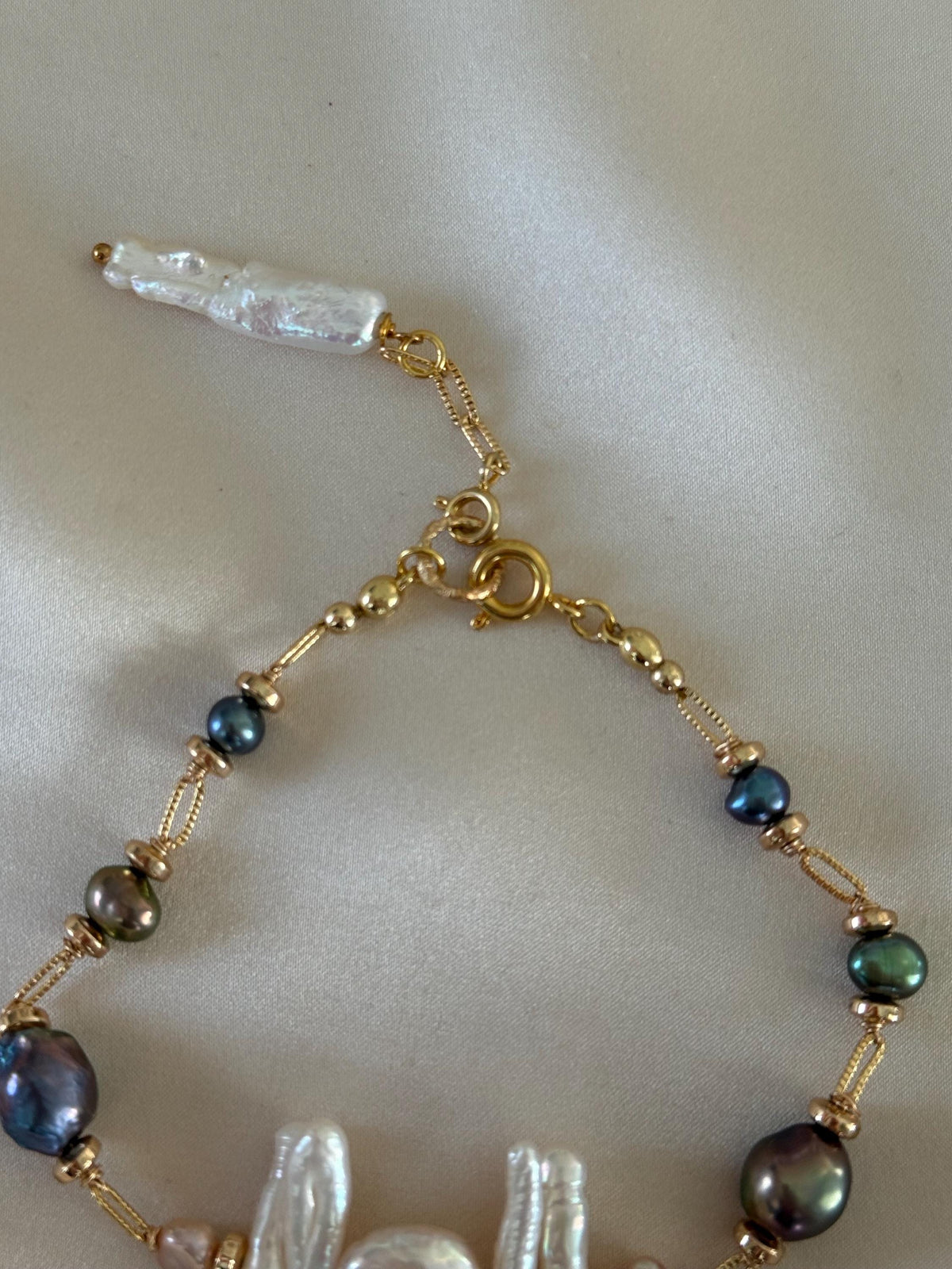 Natural Pearl & Hematite Bracelet | Multicolor Pearl Bracelet | Gold Filled Clasp | Handmade Jewelry | 20 cm