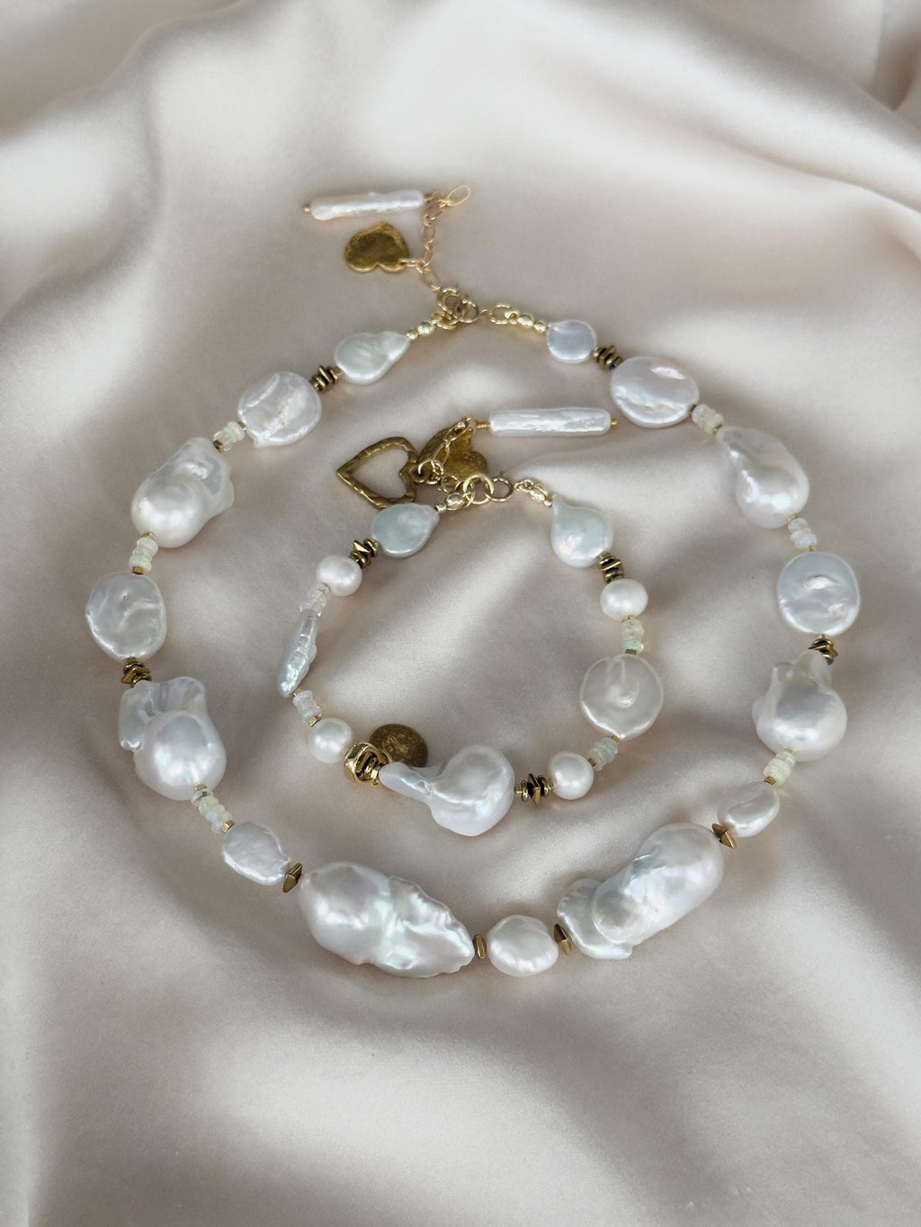 White Baroque Pearl Bracelet | Ethiopian Opal Bracelet | Natural Gemstone Jewelry | Gold Filled Clasp | 19,5 cm
